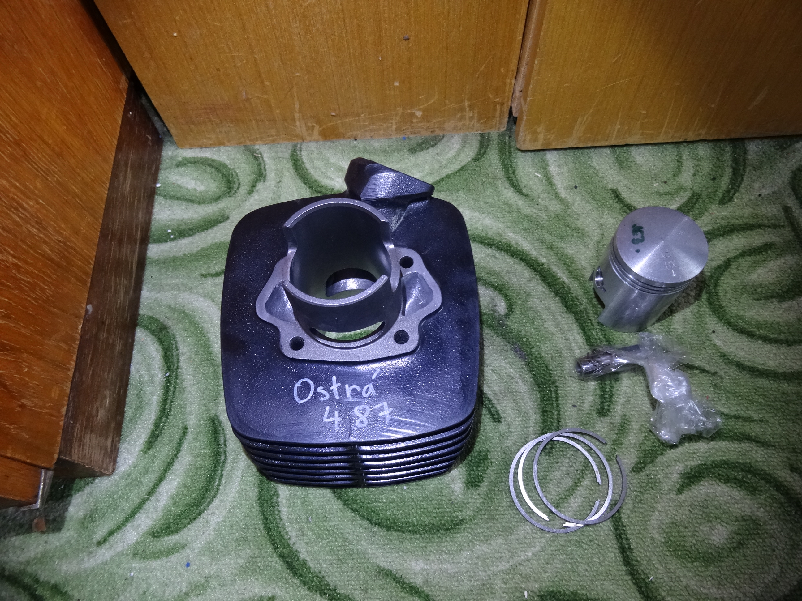 ČZ 175/487 - ostrý válec